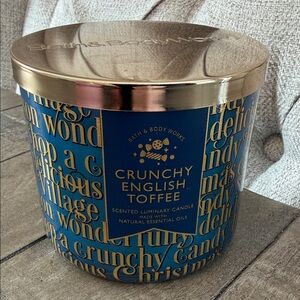 Bath & Body Works Crunchy English Toffee Candle - Blue with Gold Lid